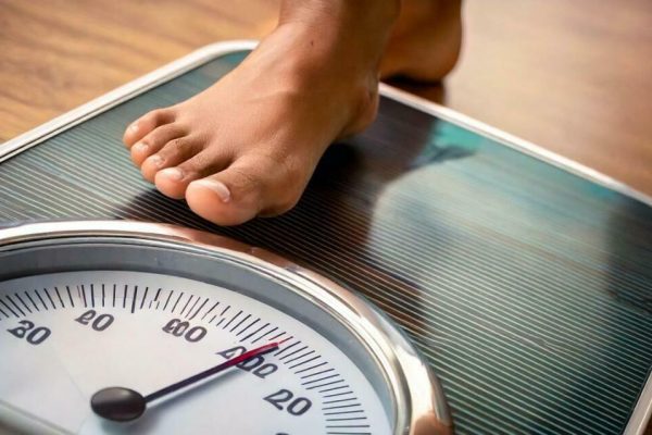 Jaga Berat Badan di Akhir Pekan: Tips Diet yang Nggak Nyiksa