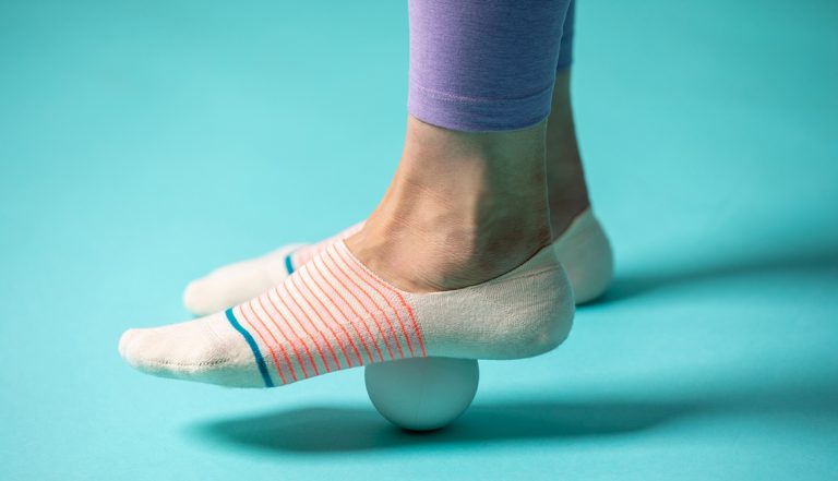 10 Cara Menjaga Kesehatan Kaki Agar Tetap Kuat dan Aktif