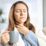 10 Cara Alami Meredakan Radang Tenggorokan