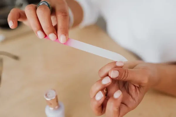 10 Cara Merawat Kuku Agar Tetap Sehat dan Cantik 10 Cara Merawat Kuku Agar Tetap Sehat dan Cantik