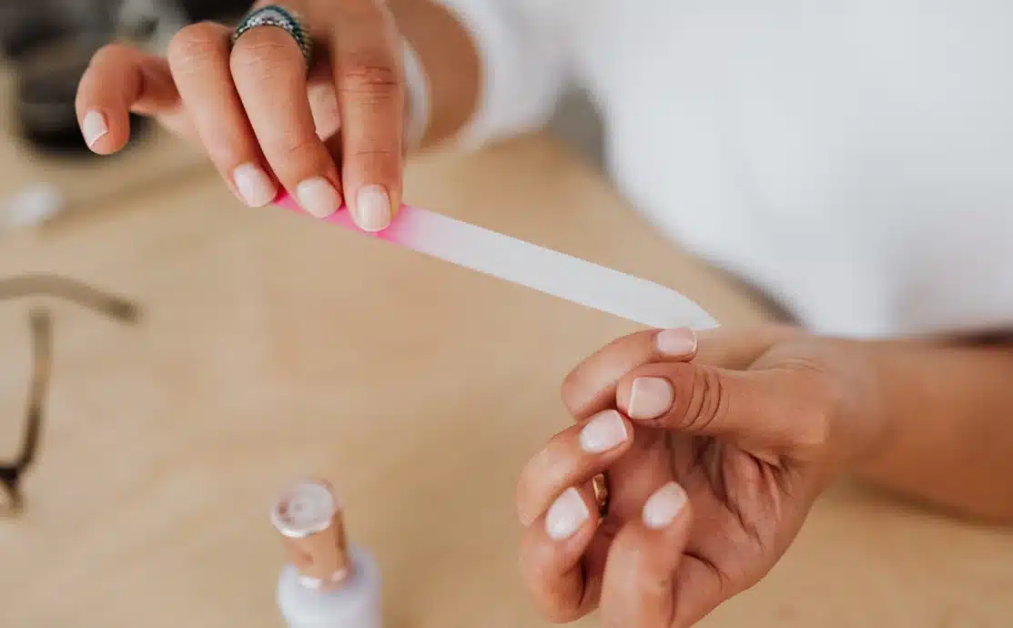 10 Cara Merawat Kuku Agar Tetap Sehat dan Cantik