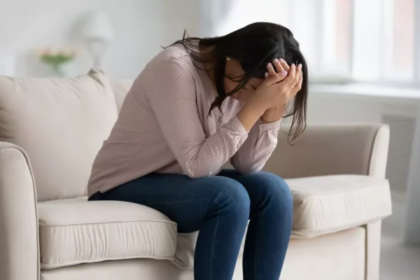 10 Tips Menenangkan Pikiran Saat Serangan Cemas Melanda