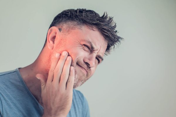 7 Cara Meredakan Nyeri Rahang Secara Alami
