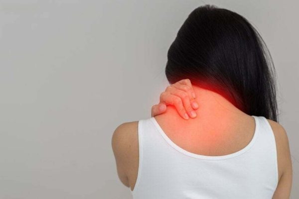 7 Cara Mengatasi Leher Kaku Secara Alami